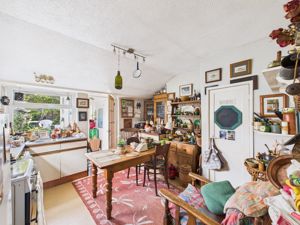 Kitchen/Breakfast Room- click for photo gallery